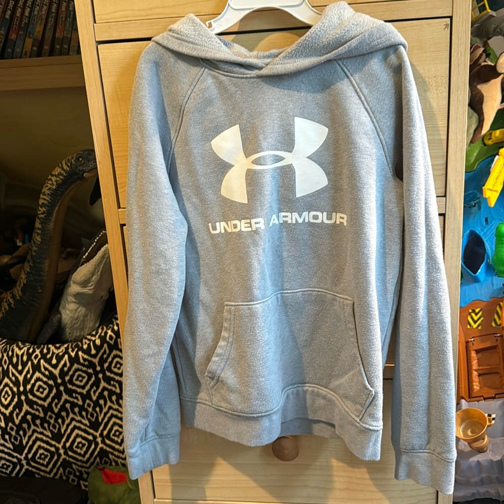 Under Armour sweat shirt
